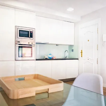 Apartamento En Pleno Centro Al Lado Catedral. Wifi. Appartement