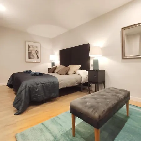 Apartamento En Pleno Centro Al Lado Catedral. Wifi. * Burgo